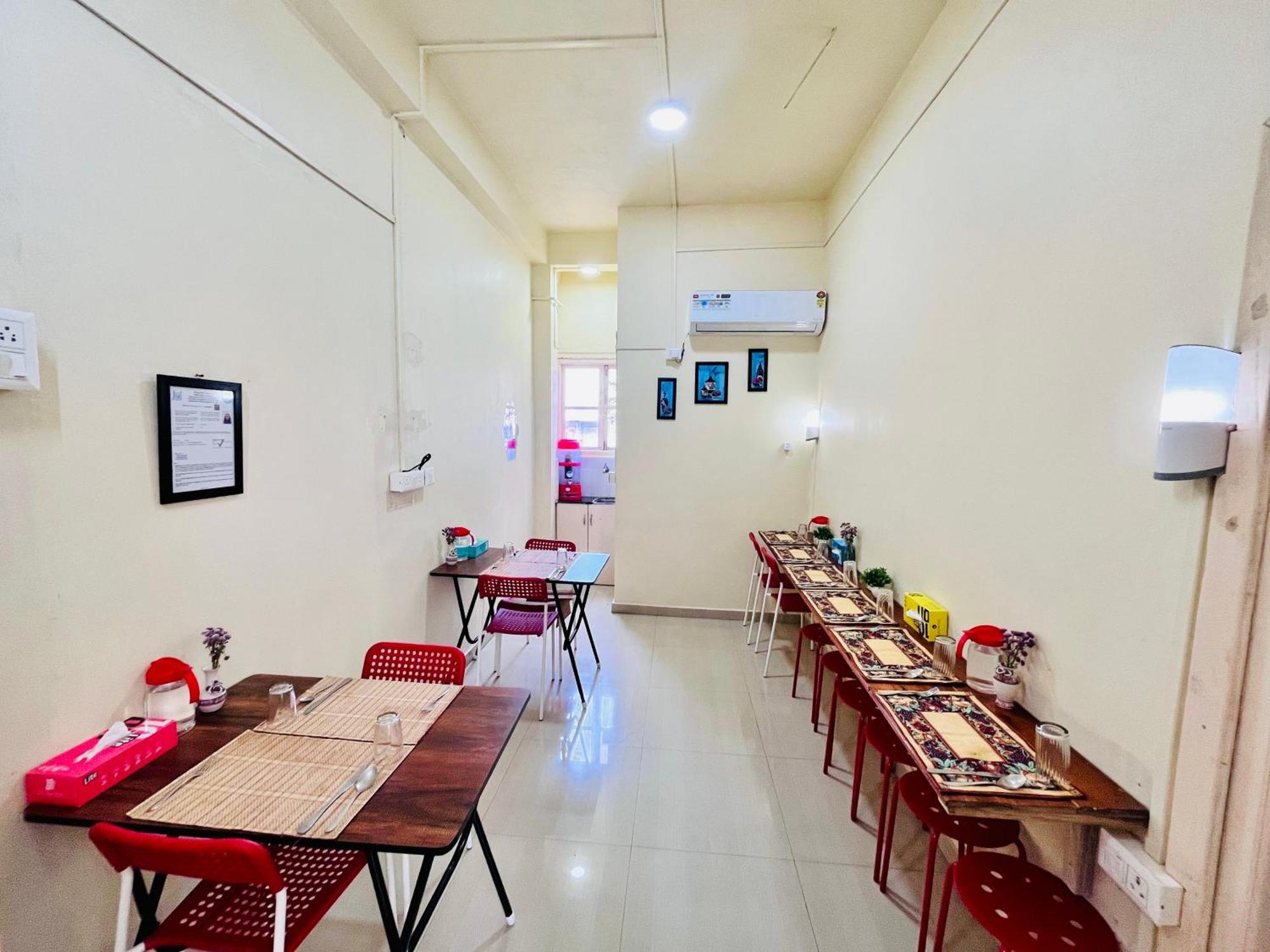 Aizawl Guest House Apartments Екстериор снимка