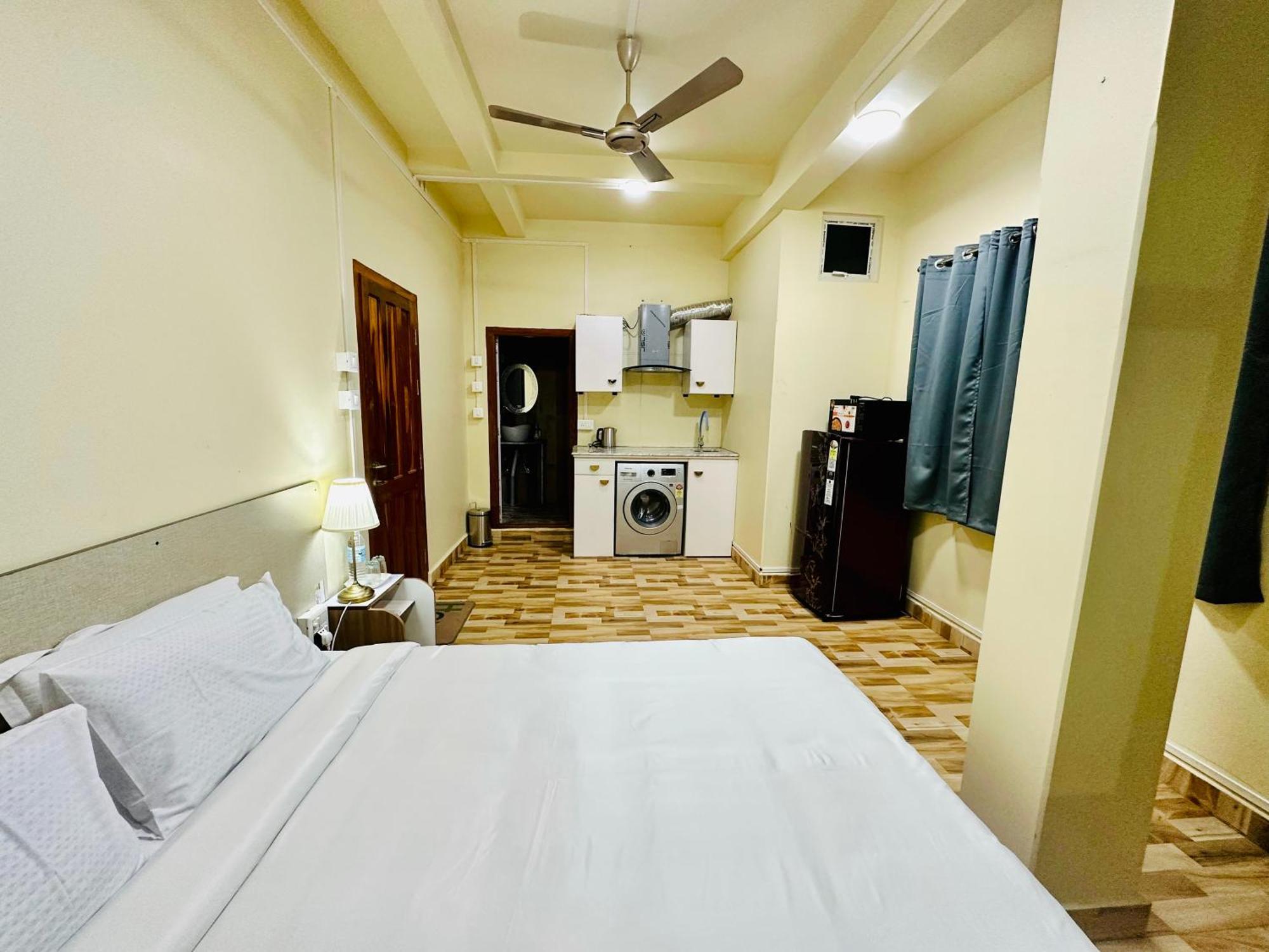 Aizawl Guest House Apartments Екстериор снимка