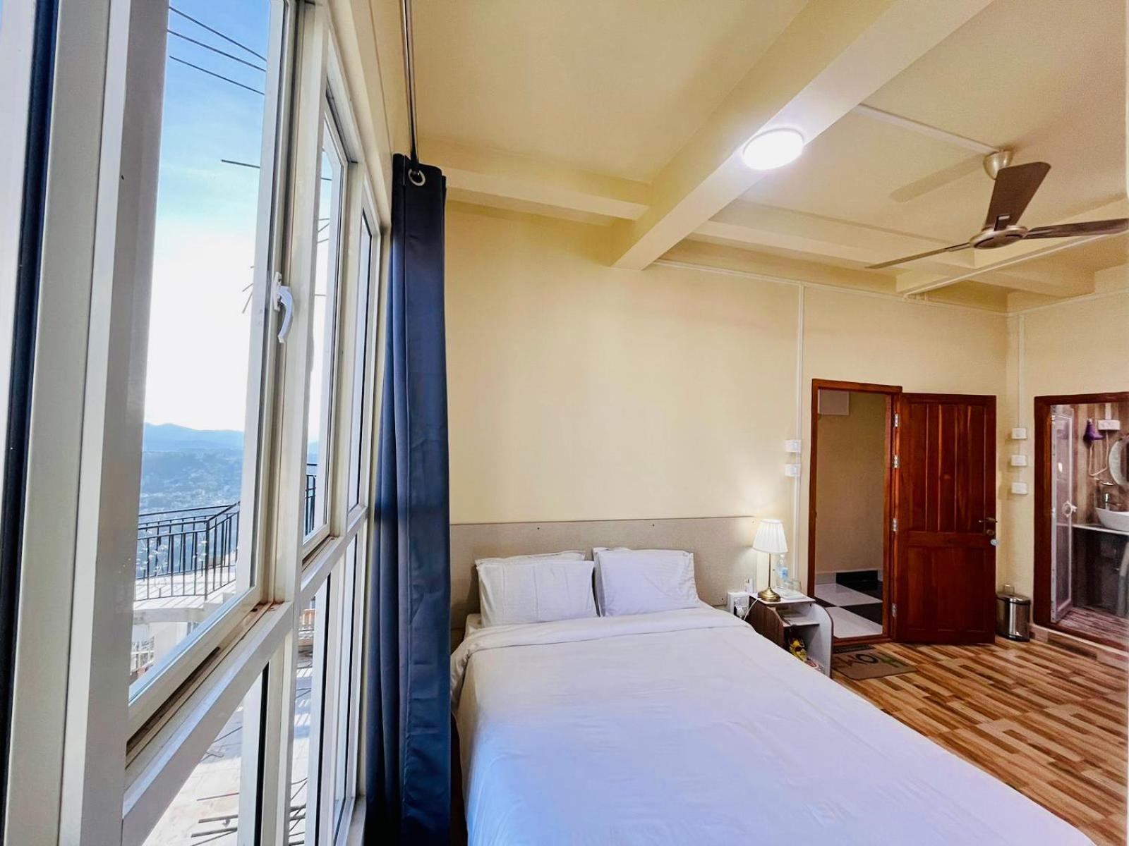 Aizawl Guest House Apartments Екстериор снимка