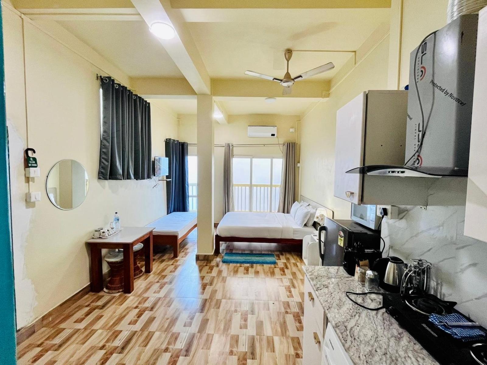 Aizawl Guest House Apartments Стая снимка